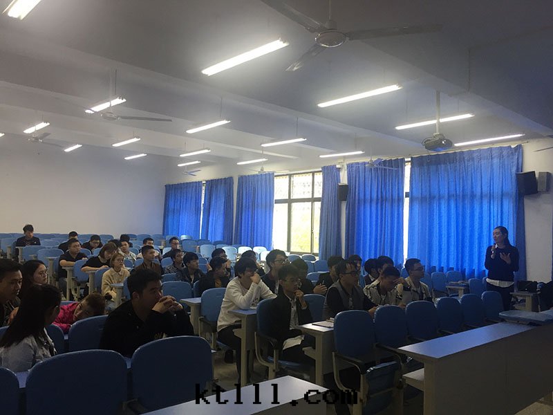 我(wǒ)们(men)的(de)团(tuán)隊—校(xiào)園(yuán)宣講会(huì)